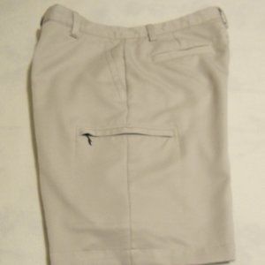 Izod Tan Golf Shorts 34 Waist 6 Pockets